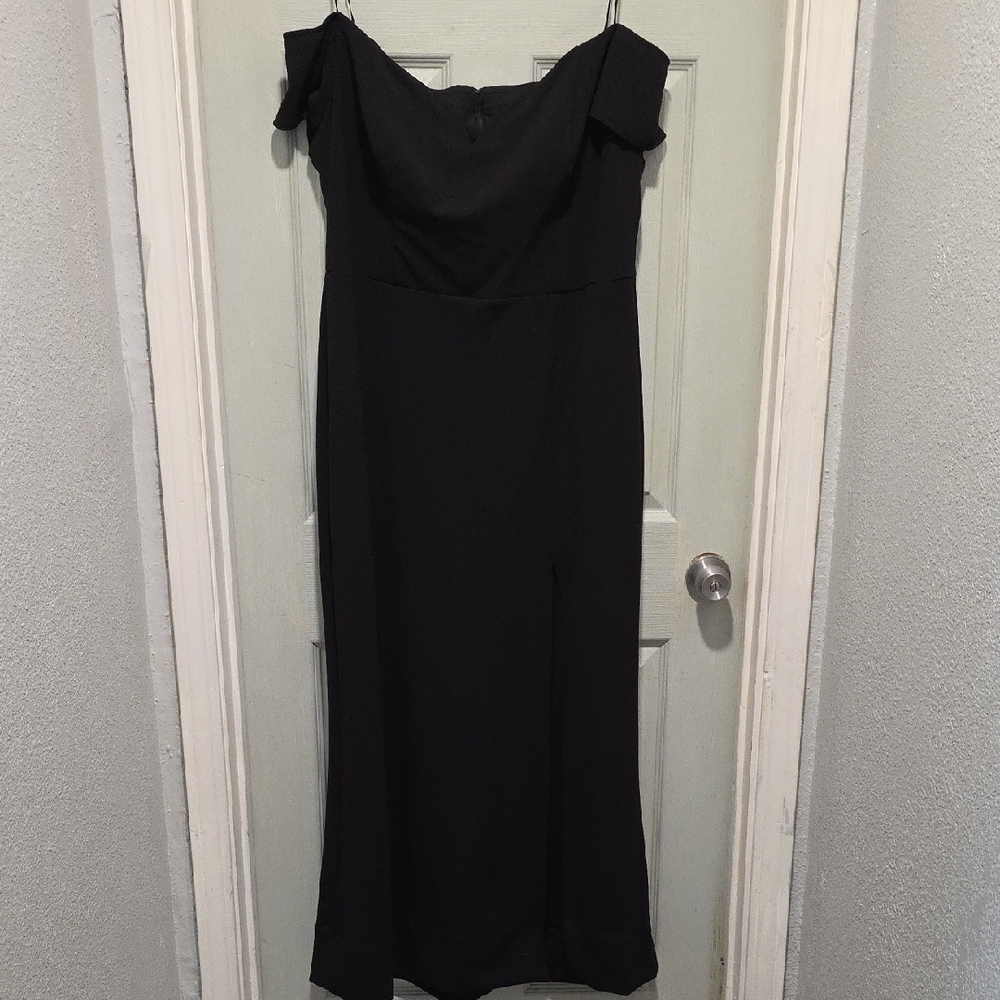 Windsor Black Off-Shoulder Strapless Gown - Picture 3 of 6